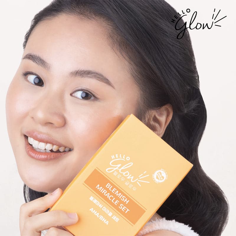 Hello Glow Blemish Miracle Set Model