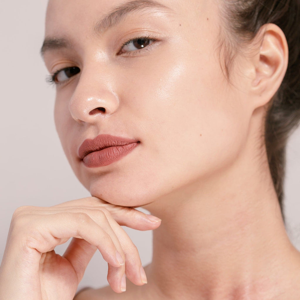 Liquid Lipstick - In the Nude Model