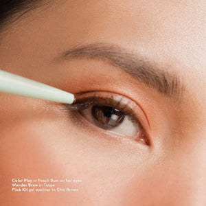Happy Skin Flick Kit Gel Eyeliner In Chic Brown Model