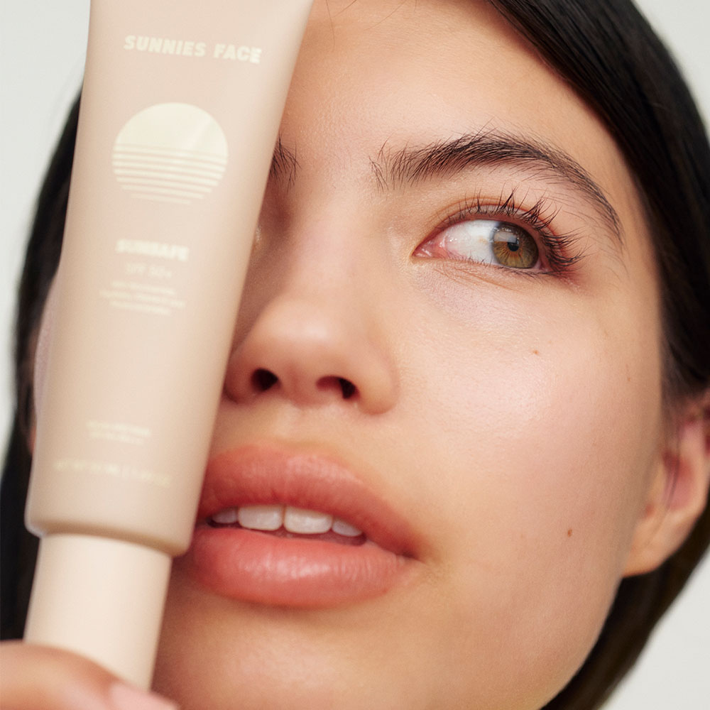 Sunnies Face Sunsafe: Invisible SPF 50+ Serum Gel Sunscreen