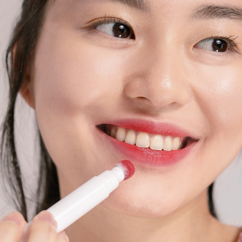 Cushion Lippy - Crimson Model 3