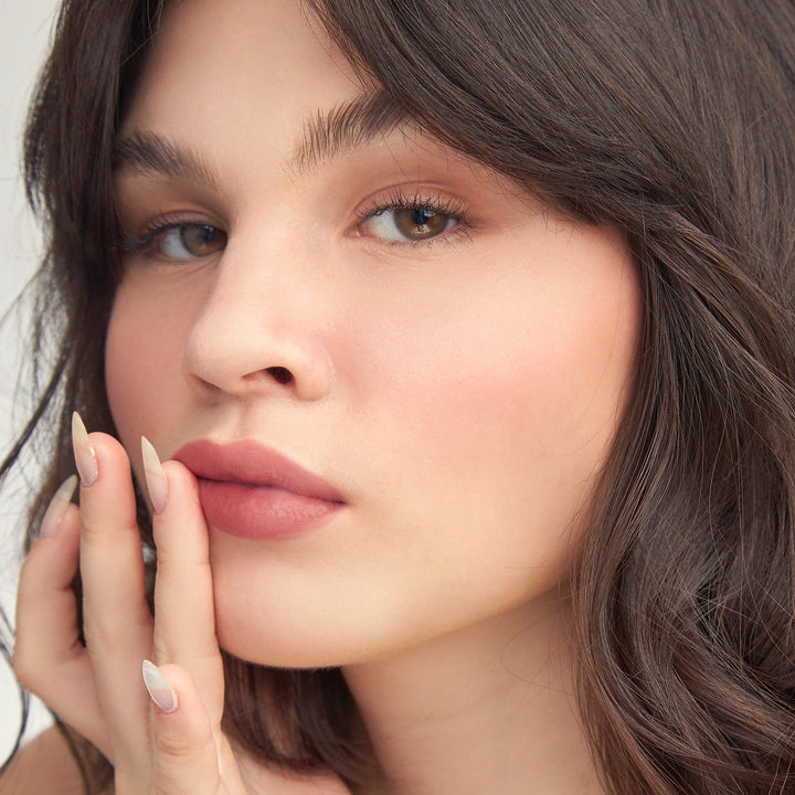 Issy and Co Lip Mousse - Fiancee Model