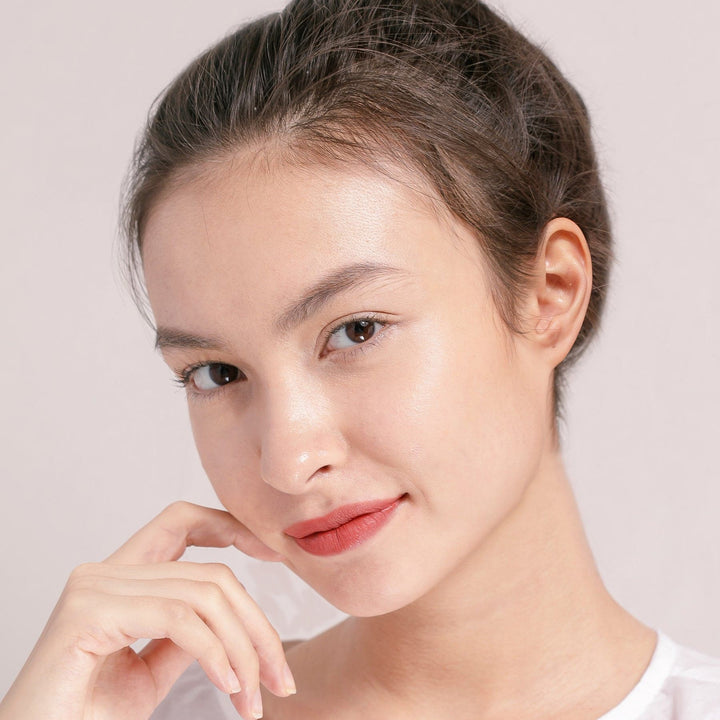 Lipstick Pen - Spiced Nude Model