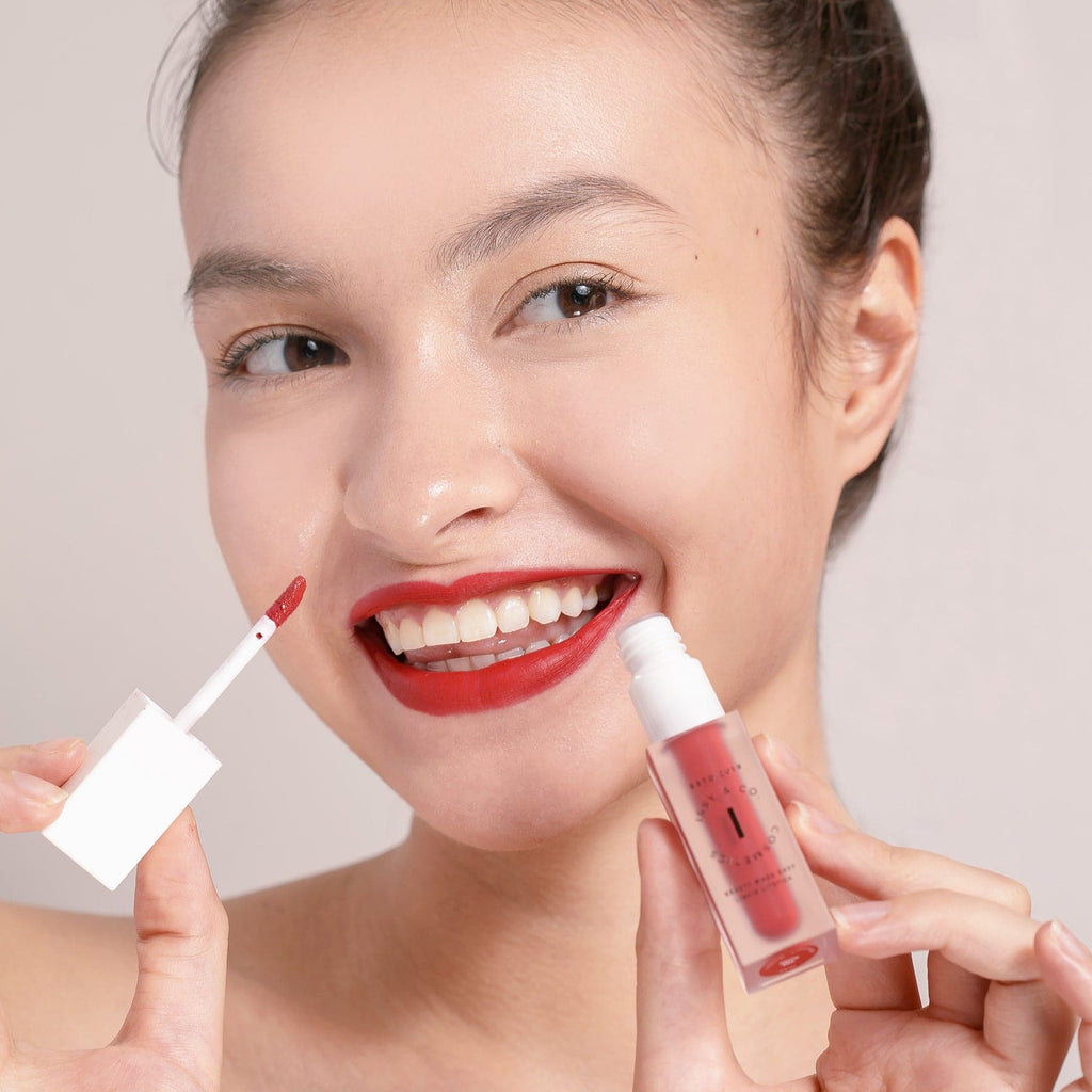Liquid Lipstick - Haute Red Model