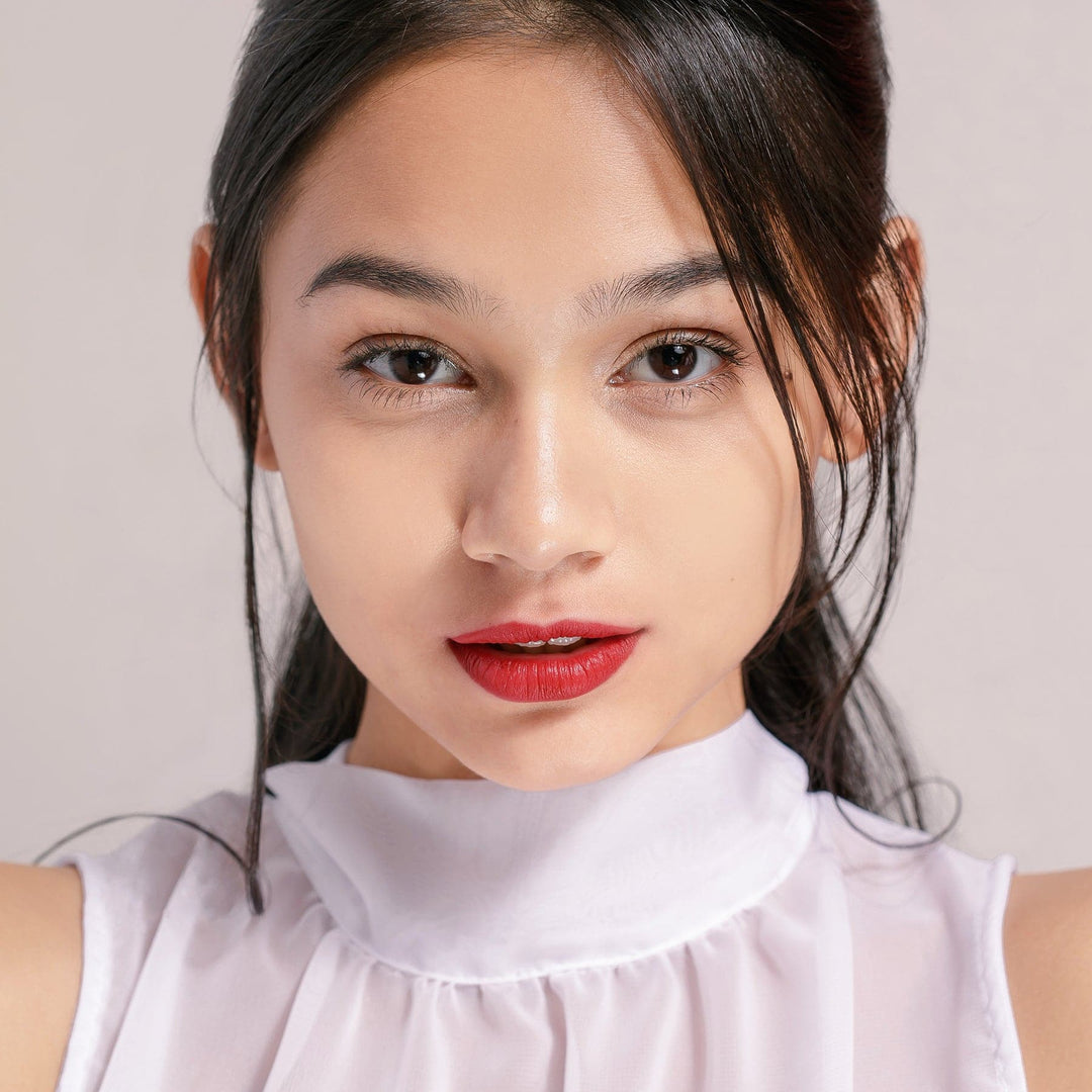 Liquid Lipstick - Haute Red Model 2