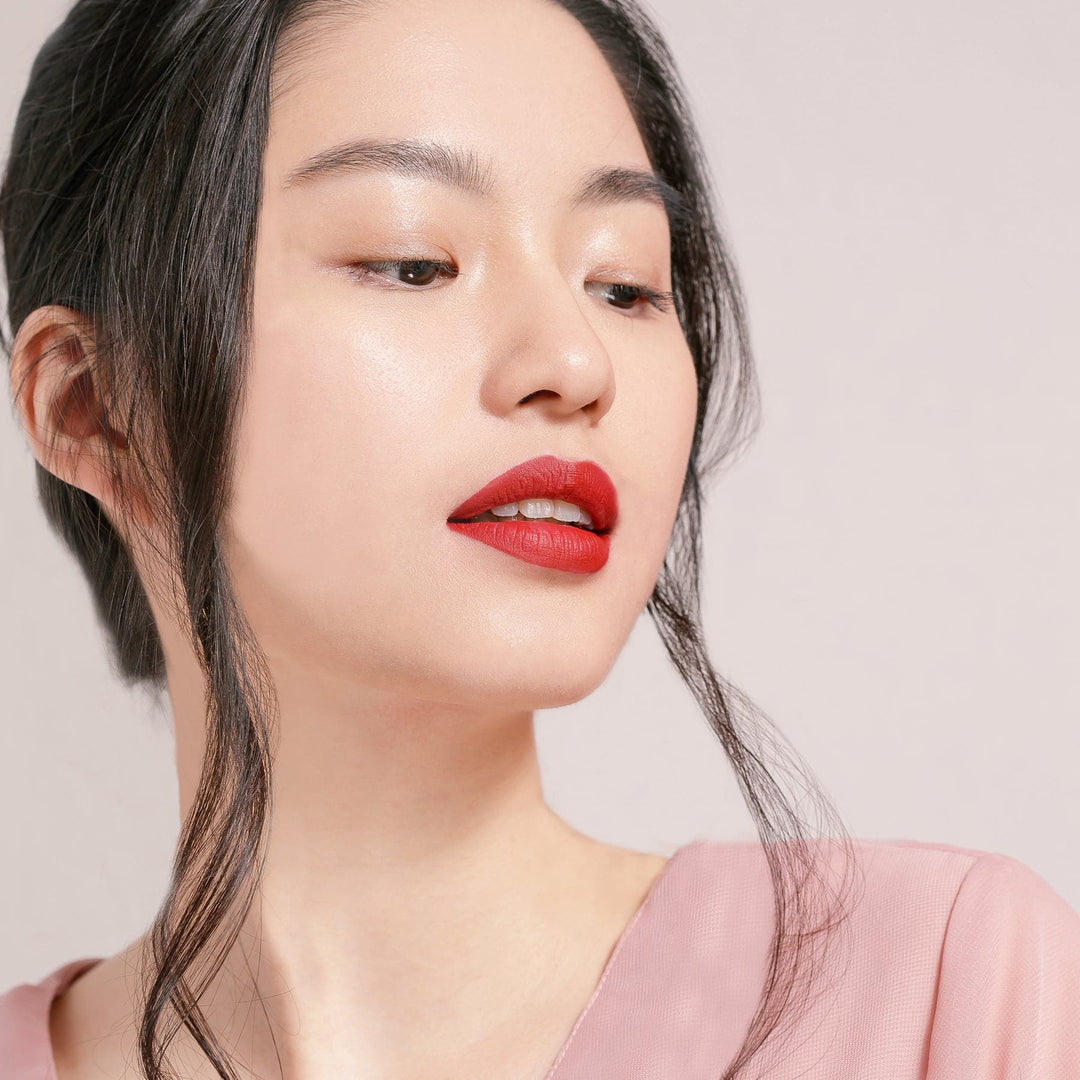 Liquid Lipstick - Haute Red Model 3