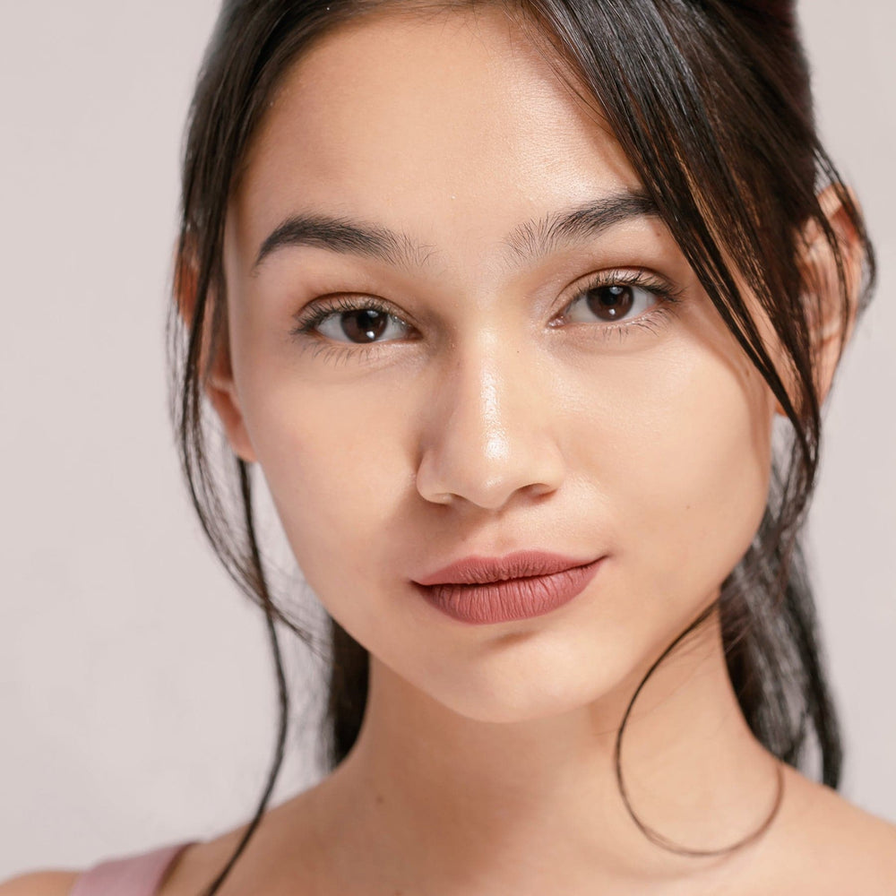 Liquid Lipstick - In the Nude Model 2