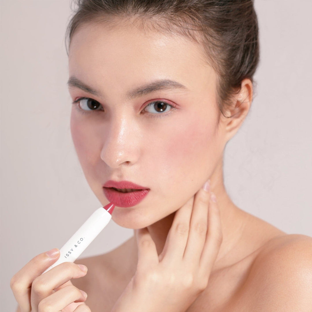 Multiuse Crayon - Cashmere Pink Model