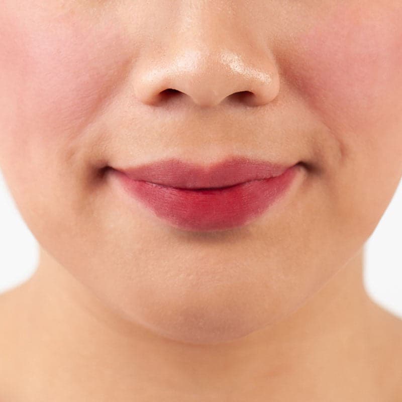 Happy Skin Kiss & Bloom Water Lip & Cheek Tint in Prim Model